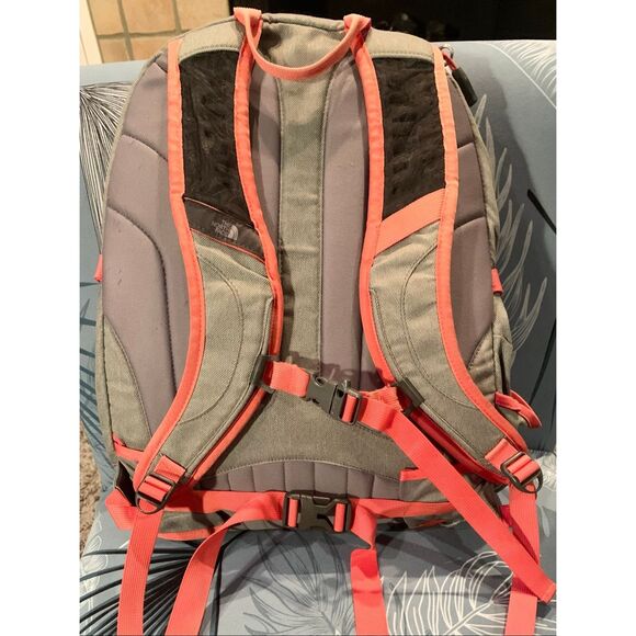 THE NORTH FACE rock ridge gray School Work HIKE CAMP DAY Backpack - Picture 2 of 13